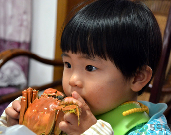小孩子可以吃螃蟹嗎？小孩吃螃蟹好嗎？