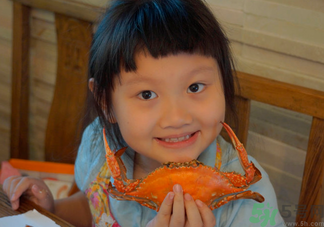 小孩吃螃蟹過(guò)敏怎么辦？小孩吃螃蟹過(guò)敏癥狀