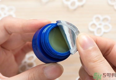 Blistex碧唇小藍罐好用嗎？怎么用？