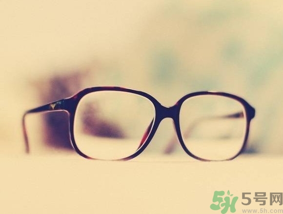 散光多少度算嚴重？散光相當于近視多少度？