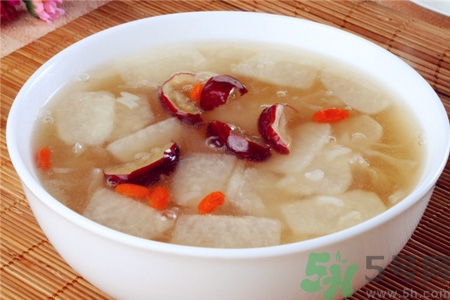 秋季吃什么滋陰潤肺？秋季女人養(yǎng)生滋陰潤肺湯譜