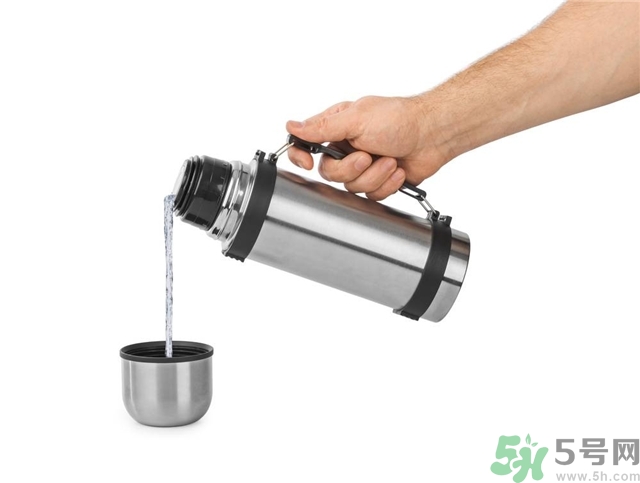 喝溫開水可以減肥嗎？喝溫開水有什么好處？