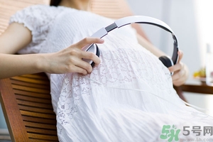科學(xué)的胎教方法有哪些？怎么胎教培養(yǎng)聰明寶寶？