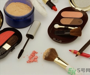 粉底液哪個牌子好？怎樣正確的選擇適合自己膚質(zhì)的粉底？