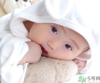 寶寶鼻子有鼻涕出不來怎么辦？寶寶鼻涕清理方法