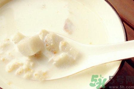 吃芋頭可以喝牛奶嗎？吃芋頭喝牛?奶有什么好處？