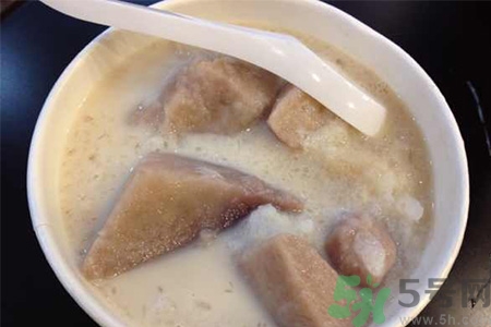 吃芋頭可以喝牛奶嗎？吃芋頭喝牛?奶有什么好處？