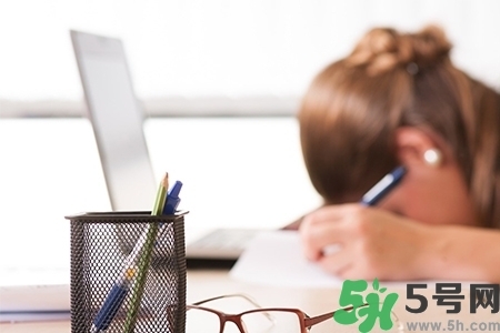 下午犯困怎么辦？犯困按摩什么穴位效果最快？