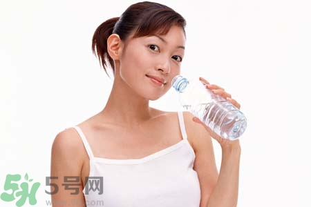 喝水能預(yù)防心血管疾病嗎？什么時候喝水對身體最好？