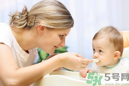 嬰兒什么時候吃魚肝油最好？嬰兒如何補魚肝油？