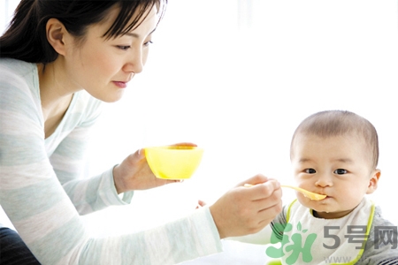 母乳不足的原因是什么？母乳不足怎么辦？
