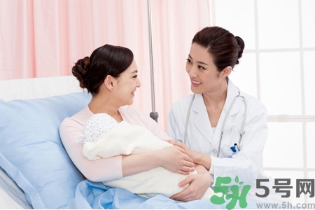 怎樣科學(xué)坐月子？坐月子是選擇傳統(tǒng)式還是科學(xué)式？