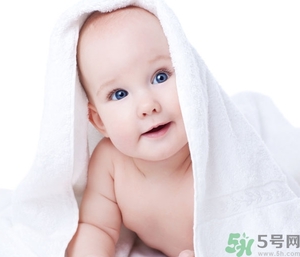 新生兒多久可以剪頭發(fā)？新生兒可以剪頭發(fā)嗎？