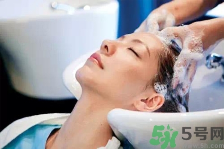 孕婦秋季洗頭多久一次？孕期洗頭一周幾次最好？