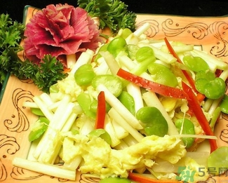 韭黃可以和螃蟹一起吃嗎？韭菜可以和螃蟹一起吃嗎？