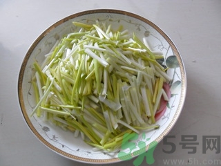 韭黃是怎么長出來的？韭黃是怎么種出來的？