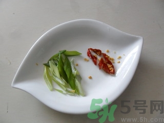 韭黃是怎么長出來的？韭黃是怎么種出來的？
