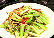 韭黃是蒜黃嗎？韭黃和蒜黃的區(qū)別？