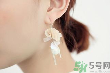 耳洞發(fā)炎流膿怎么辦？耳洞紅腫癢怎么辦？