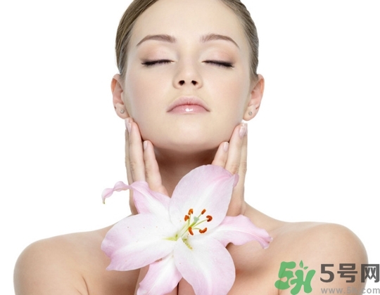 夏天曬黑了多久恢復(fù)？夏天曬黑了怎么白回來？