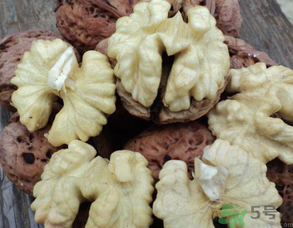 新鮮核桃能吃嗎？新鮮核桃能生吃嗎？