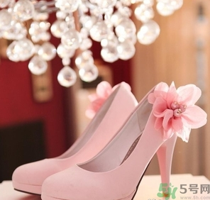 結(jié)婚可以穿粉色嗎？結(jié)婚可以穿粉色婚紗嗎？