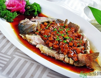鱸魚和南瓜可以一起吃嗎？鱸魚和南瓜一起吃會(huì)中毒嗎？