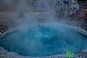 泡溫泉什么季節(jié)最好？泡溫泉的最佳時(shí)間長(zhǎng)度