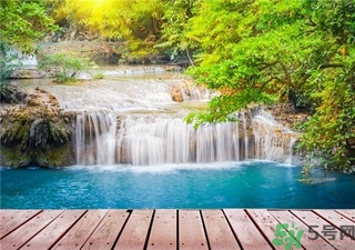 泡溫泉可以戴隱形眼鏡嗎？泡溫泉帶隱形眼鏡可以嗎？