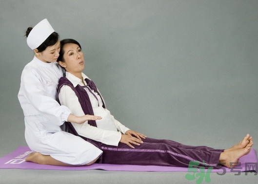 分娩時(shí)怎么呼吸？分娩時(shí)如何正確使力？
