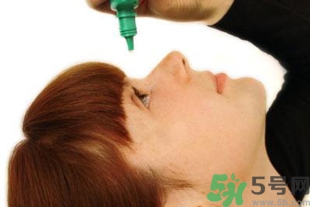 眼睛干澀看東西模糊用什么眼藥水？