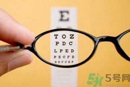 眼睛視力模糊是怎么回事？眼睛視力模糊是怎么辦？