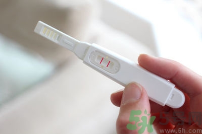 受孕成功后有什么癥狀？早孕試紙一深一淺是懷孕了嗎？