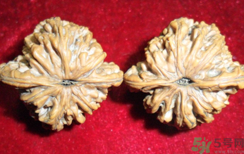 核桃發(fā)霉能吃嗎？發(fā)霉的核桃能吃嗎？