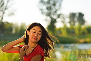 掉頭發(fā)用什么洗發(fā)水最好？掉頭發(fā)用什么洗發(fā)水好？