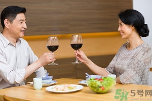 葡萄酒每天喝多少最合適？葡萄酒一天喝多少最好？
