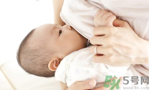 母乳喂養(yǎng)的好處有哪些？母乳喂養(yǎng)怎么知道寶寶吃飽了沒？