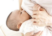 母乳喂養(yǎng)的好處有哪些？母乳喂養(yǎng)怎么知道寶寶吃飽了沒(méi)？