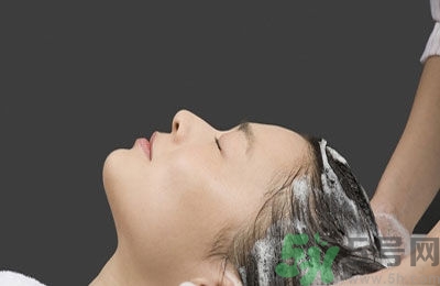 洗頭發(fā)掉頭發(fā)怎么辦？洗頭發(fā)大量脫發(fā)怎么辦？