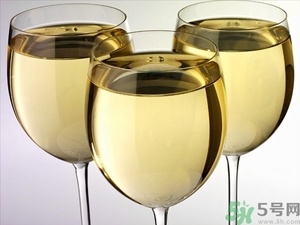 葡萄酒不能和什么一起吃？葡萄酒和什么食物相克？