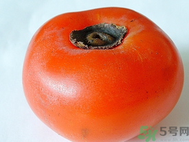 新鮮柿子皮可以吃嗎？吃了柿子皮怎么辦？