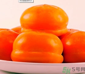 吃柿子后多久可以吃螃蟹？吃柿子后吃螃蟹會(huì)怎樣？