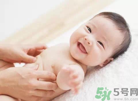 新生兒肚臍眼出血怎么辦？新生兒肚臍脫落會疼嗎？