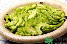 新鮮苦瓜片和干苦瓜片泡水哪個(gè)好？苦瓜片泡水喝的功效