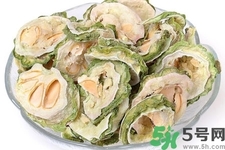新鮮苦瓜片和干苦瓜片泡水哪個(gè)好？苦瓜片泡水喝的功效