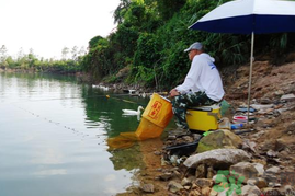 秋天釣魚怎么選釣位置？秋天釣魚怎么選釣位？