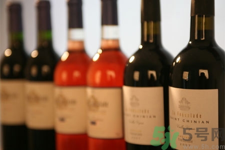 紅酒喝多了第二天難受怎么辦？紅酒喝多了怎么解酒？