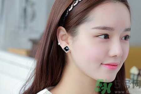 去醫(yī)院打耳洞掛什么科？去醫(yī)院打激光耳洞多少錢？