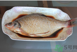 鯽魚死了還能吃嗎？死鯽魚能吃嗎？