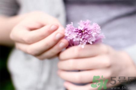 擦護(hù)手霜能預(yù)防凍瘡嗎？手長凍瘡擦什么護(hù)手霜比較好？